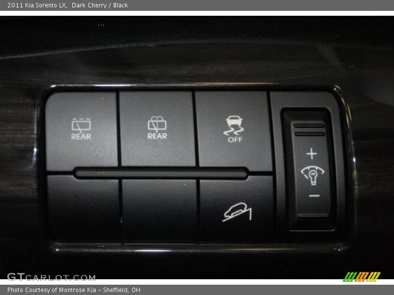 Dark Cherry / Black 2011 Kia Sorento LX