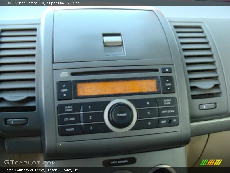 Super Black / Beige 2007 Nissan Sentra 2.0