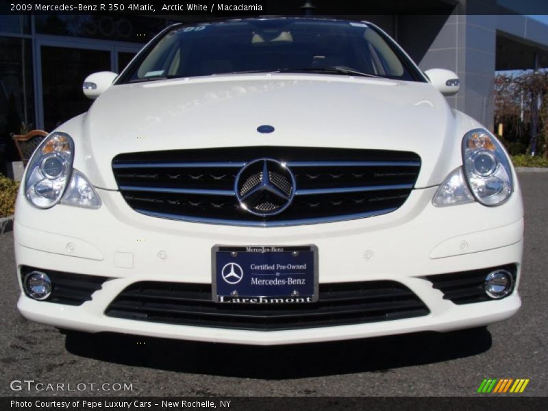 Arctic White / Macadamia 2009 Mercedes-Benz R 350 4Matic