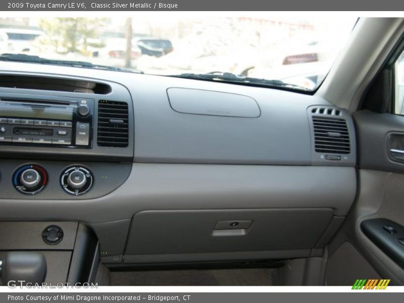 Classic Silver Metallic / Bisque 2009 Toyota Camry LE V6