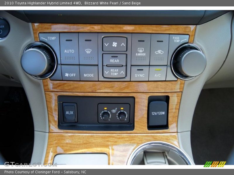 Controls of 2010 Highlander Hybrid Limited 4WD