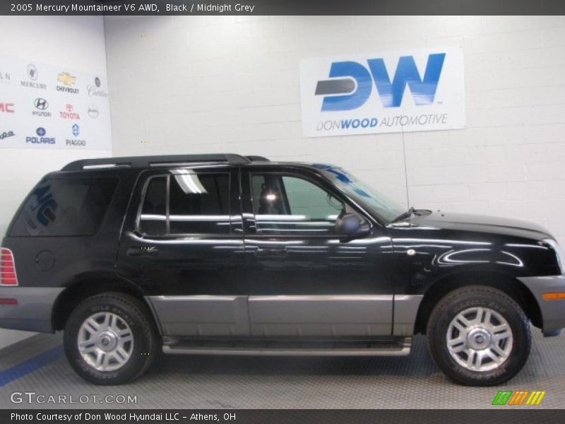 Black / Midnight Grey 2005 Mercury Mountaineer V6 AWD