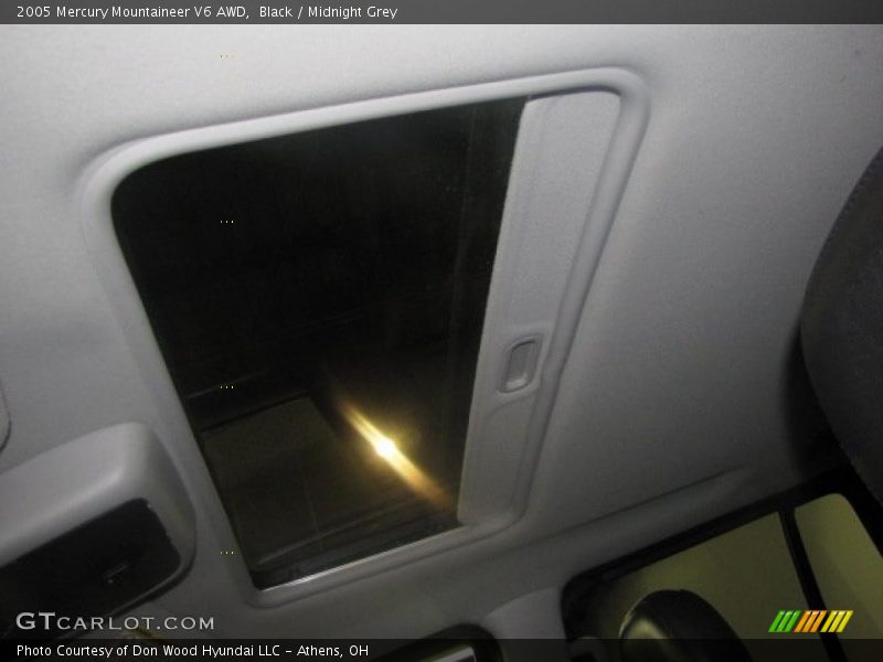 Black / Midnight Grey 2005 Mercury Mountaineer V6 AWD