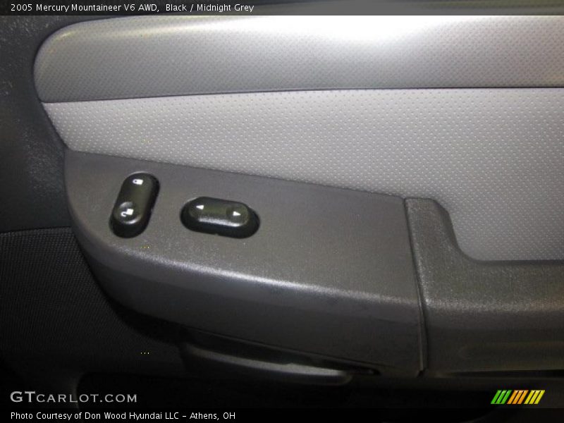 Black / Midnight Grey 2005 Mercury Mountaineer V6 AWD
