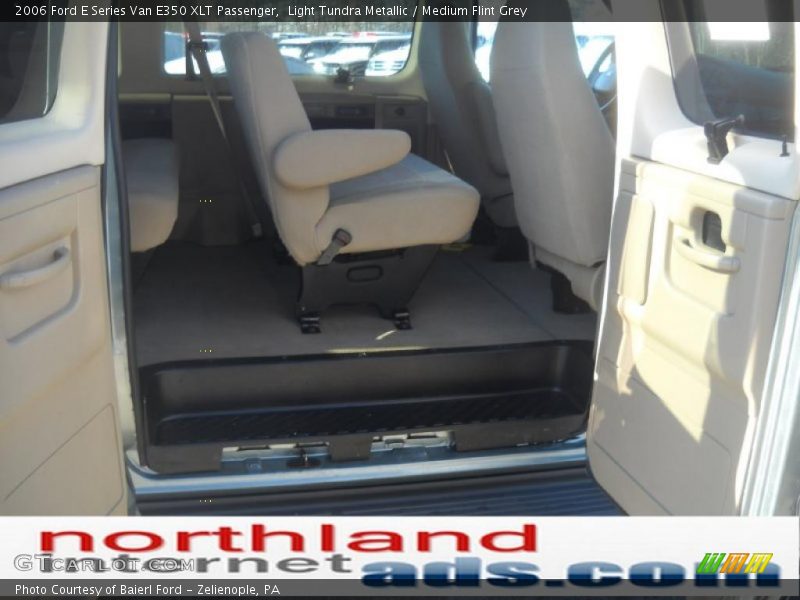 Light Tundra Metallic / Medium Flint Grey 2006 Ford E Series Van E350 XLT Passenger