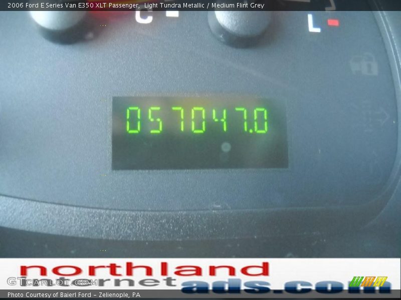 Light Tundra Metallic / Medium Flint Grey 2006 Ford E Series Van E350 XLT Passenger