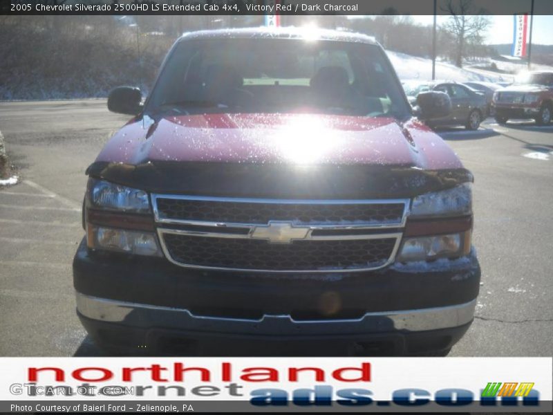 Victory Red / Dark Charcoal 2005 Chevrolet Silverado 2500HD LS Extended Cab 4x4