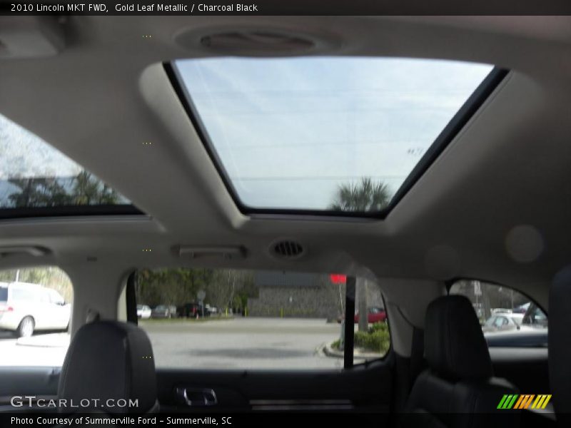 Sunroof of 2010 MKT FWD