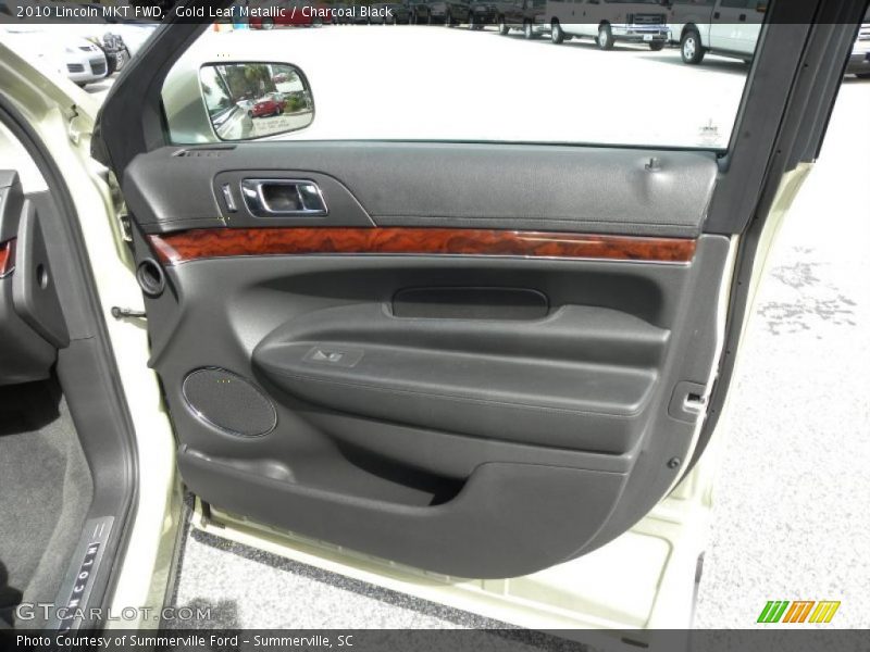 Door Panel of 2010 MKT FWD