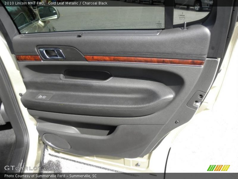 Door Panel of 2010 MKT FWD