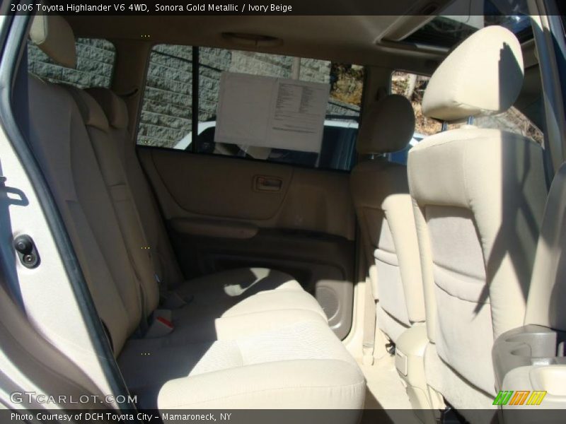 Sonora Gold Metallic / Ivory Beige 2006 Toyota Highlander V6 4WD
