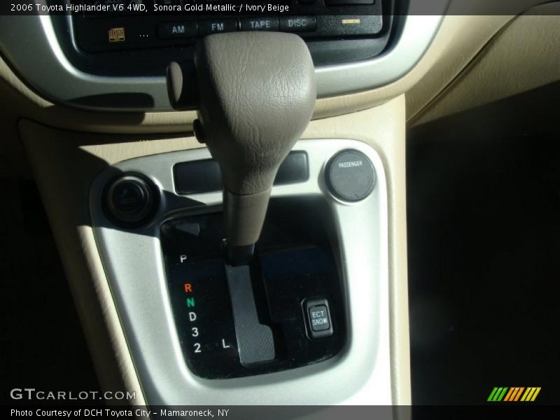 Sonora Gold Metallic / Ivory Beige 2006 Toyota Highlander V6 4WD