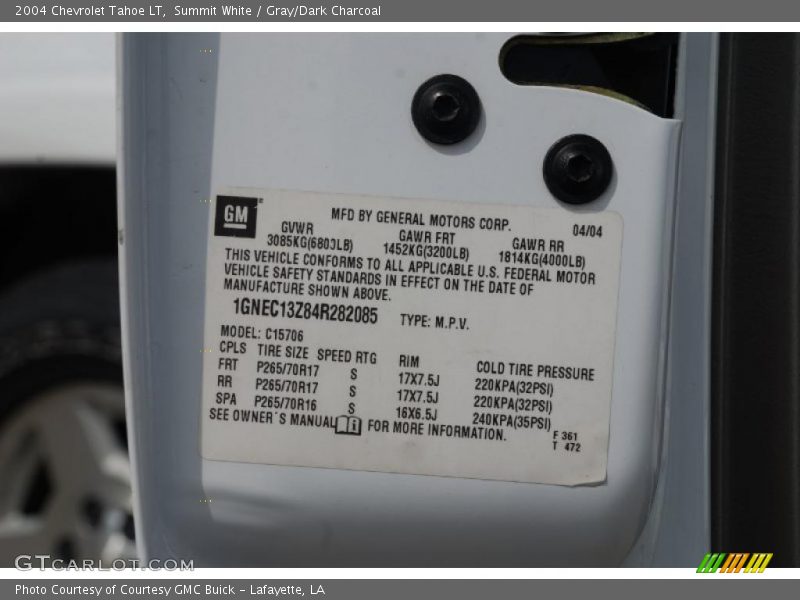 Summit White / Gray/Dark Charcoal 2004 Chevrolet Tahoe LT