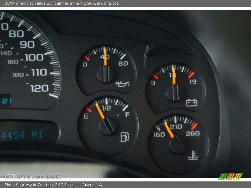 Summit White / Gray/Dark Charcoal 2004 Chevrolet Tahoe LT