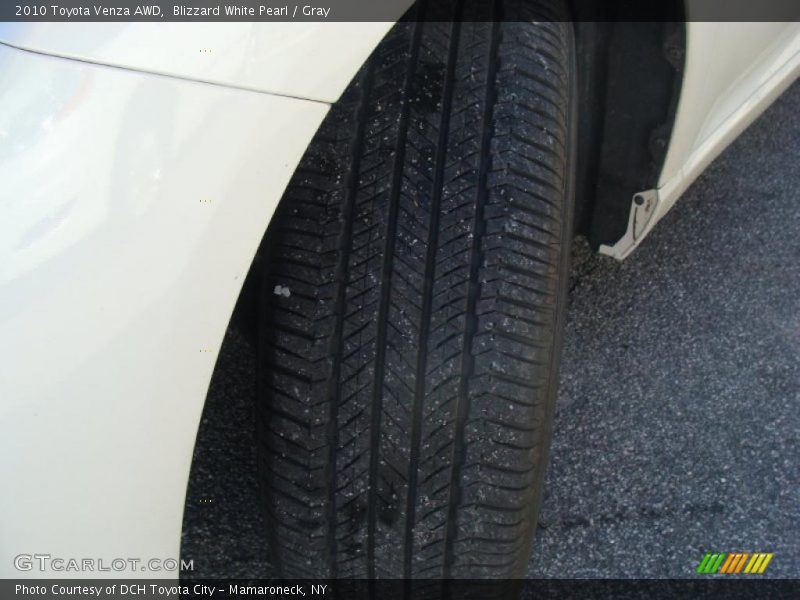 Blizzard White Pearl / Gray 2010 Toyota Venza AWD