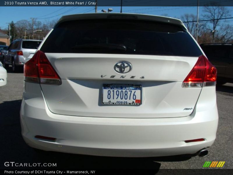 Blizzard White Pearl / Gray 2010 Toyota Venza AWD