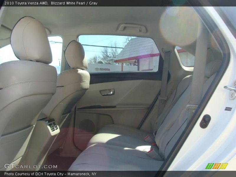 Blizzard White Pearl / Gray 2010 Toyota Venza AWD
