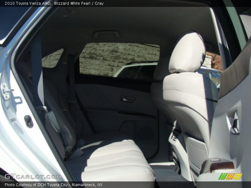 Blizzard White Pearl / Gray 2010 Toyota Venza AWD