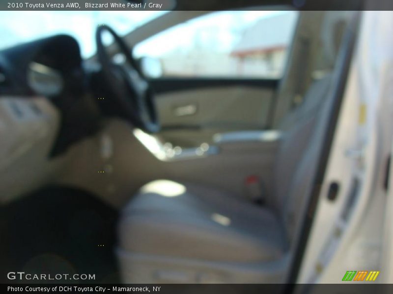 Blizzard White Pearl / Gray 2010 Toyota Venza AWD