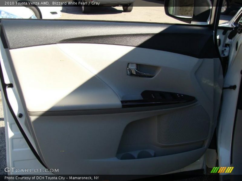 Blizzard White Pearl / Gray 2010 Toyota Venza AWD