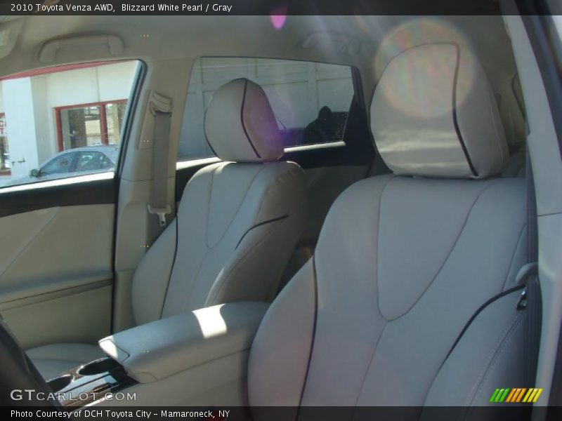 Blizzard White Pearl / Gray 2010 Toyota Venza AWD