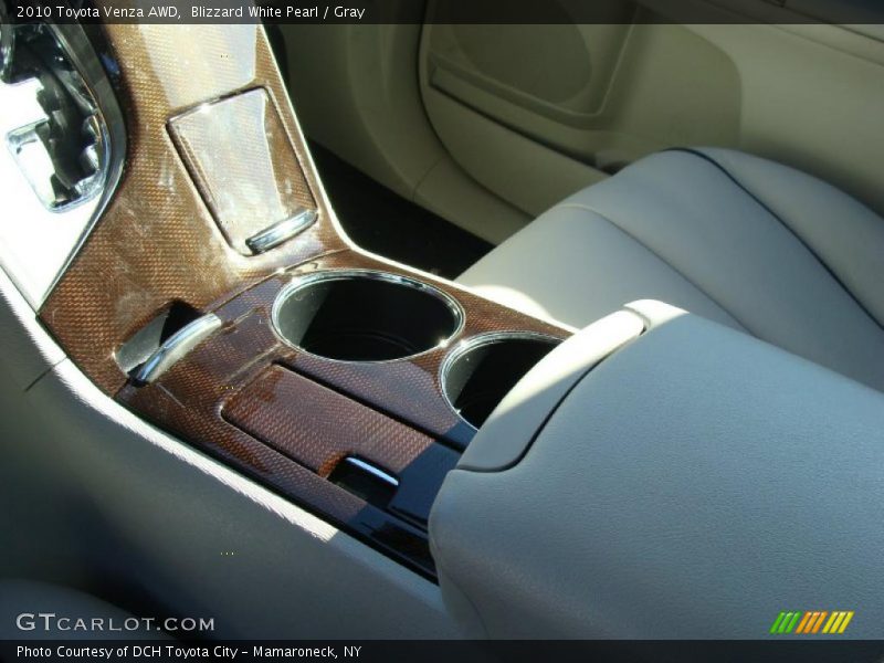Blizzard White Pearl / Gray 2010 Toyota Venza AWD