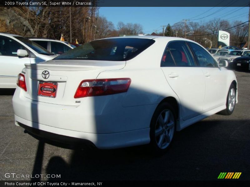 Super White / Charcoal 2009 Toyota Camry SE