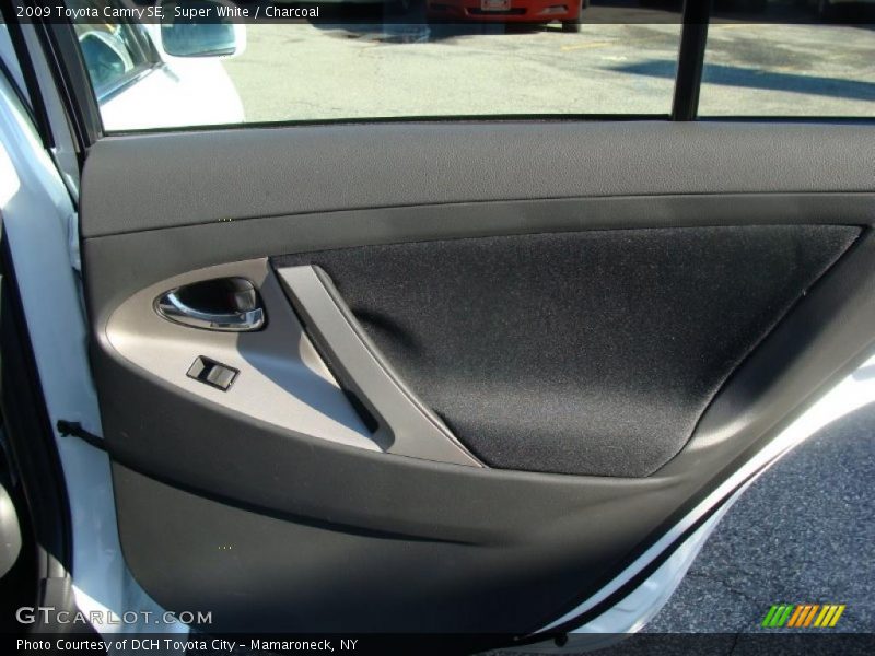 Super White / Charcoal 2009 Toyota Camry SE