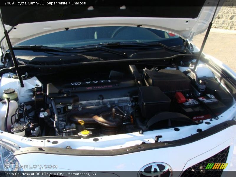 Super White / Charcoal 2009 Toyota Camry SE