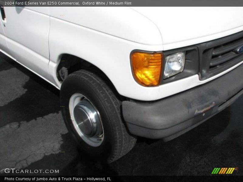 Oxford White / Medium Flint 2004 Ford E Series Van E250 Commercial