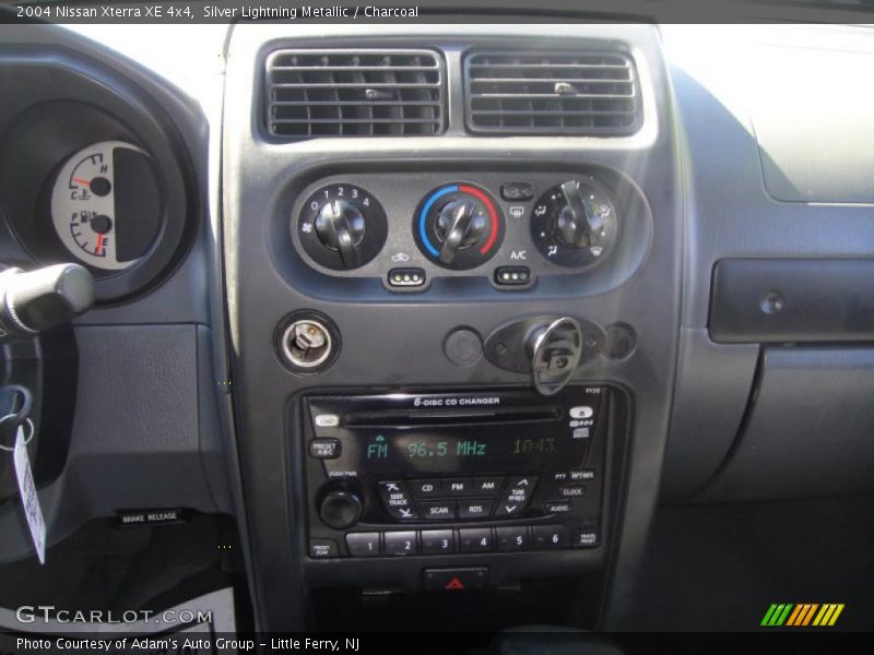 Silver Lightning Metallic / Charcoal 2004 Nissan Xterra XE 4x4