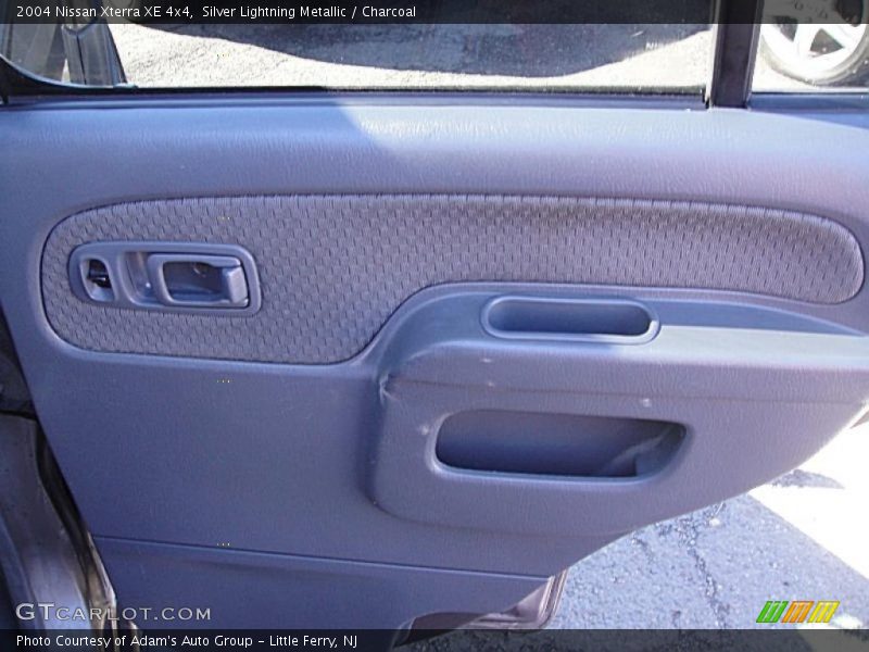 Silver Lightning Metallic / Charcoal 2004 Nissan Xterra XE 4x4