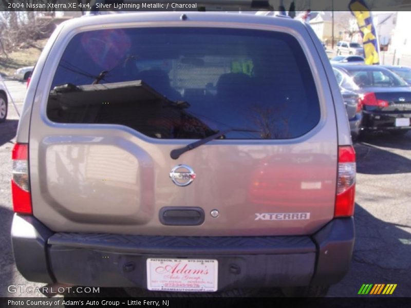 Silver Lightning Metallic / Charcoal 2004 Nissan Xterra XE 4x4