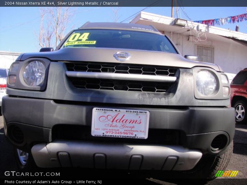 Silver Lightning Metallic / Charcoal 2004 Nissan Xterra XE 4x4