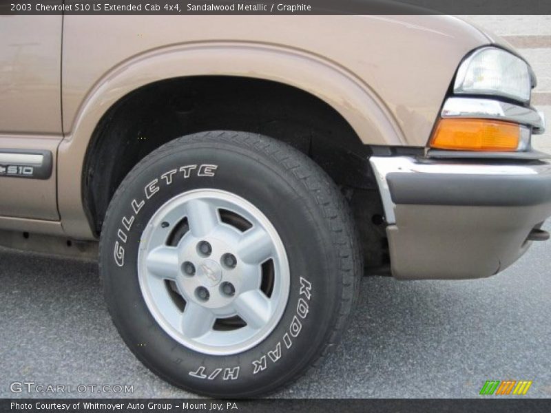 Sandalwood Metallic / Graphite 2003 Chevrolet S10 LS Extended Cab 4x4