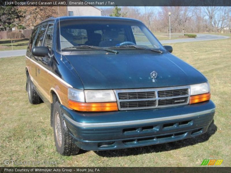 Front 3/4 View of 1994 Grand Caravan LE AWD