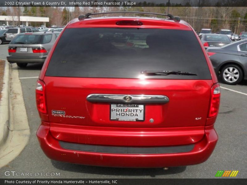 Inferno Red Tinted Pearlcoat / Taupe 2002 Chrysler Town & Country EX