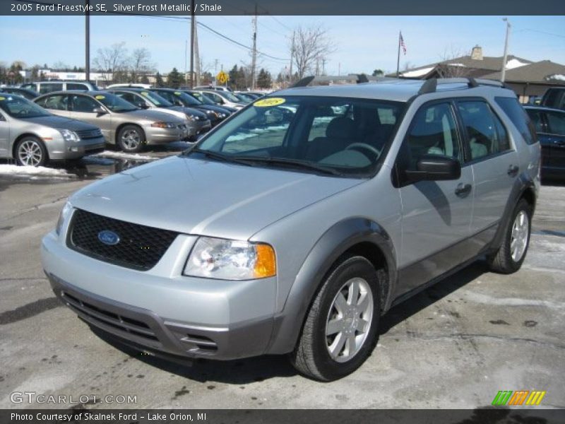 Front 3/4 View of 2005 Freestyle SE