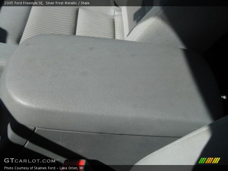 Silver Frost Metallic / Shale 2005 Ford Freestyle SE