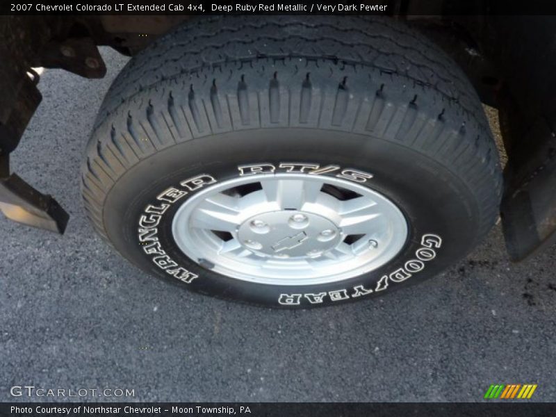 Deep Ruby Red Metallic / Very Dark Pewter 2007 Chevrolet Colorado LT Extended Cab 4x4