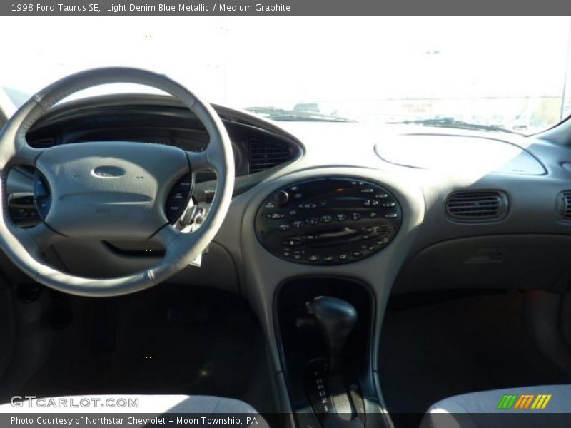 Light Denim Blue Metallic / Medium Graphite 1998 Ford Taurus SE