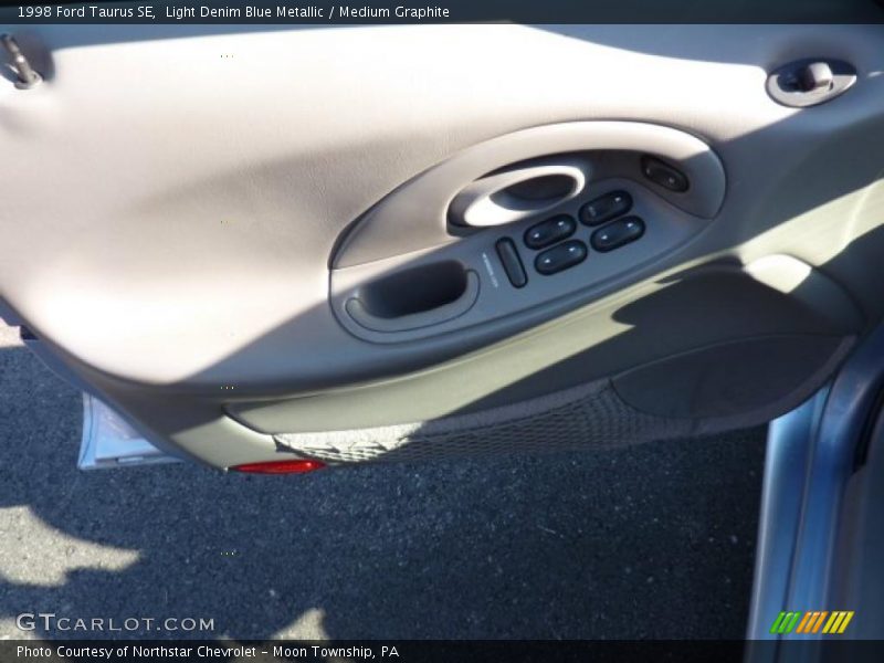 Light Denim Blue Metallic / Medium Graphite 1998 Ford Taurus SE
