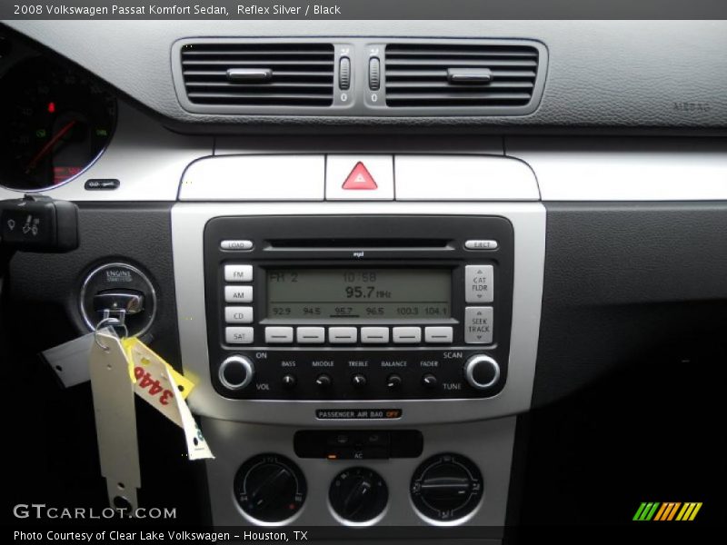 Reflex Silver / Black 2008 Volkswagen Passat Komfort Sedan