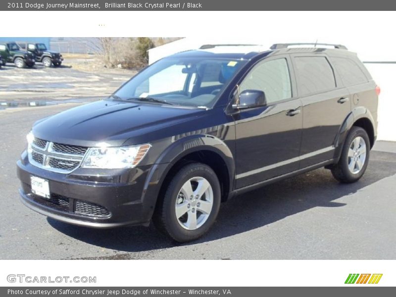 Front 3/4 View of 2011 Journey Mainstreet