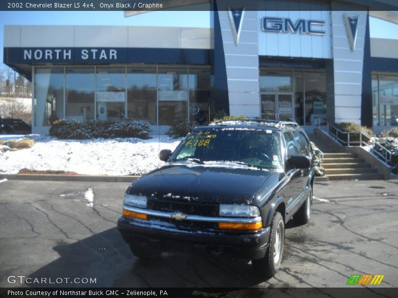 Onyx Black / Graphite 2002 Chevrolet Blazer LS 4x4