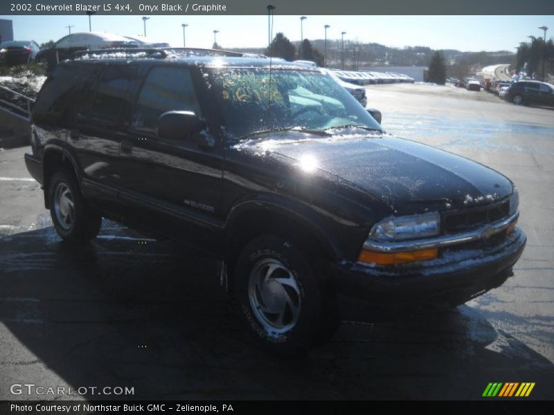 Onyx Black / Graphite 2002 Chevrolet Blazer LS 4x4