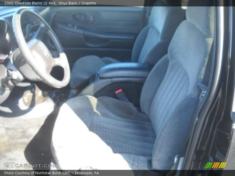 Onyx Black / Graphite 2002 Chevrolet Blazer LS 4x4