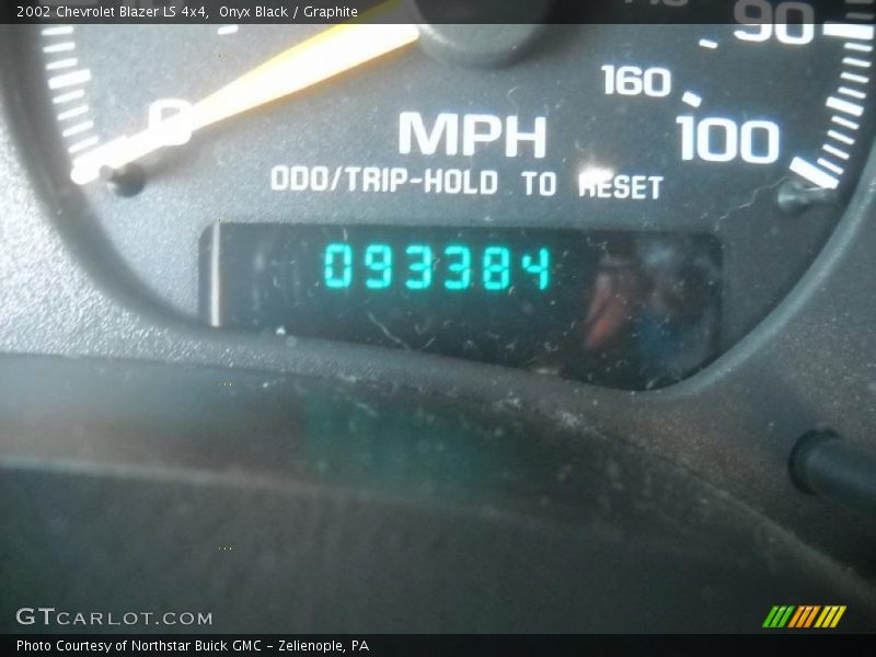 Onyx Black / Graphite 2002 Chevrolet Blazer LS 4x4