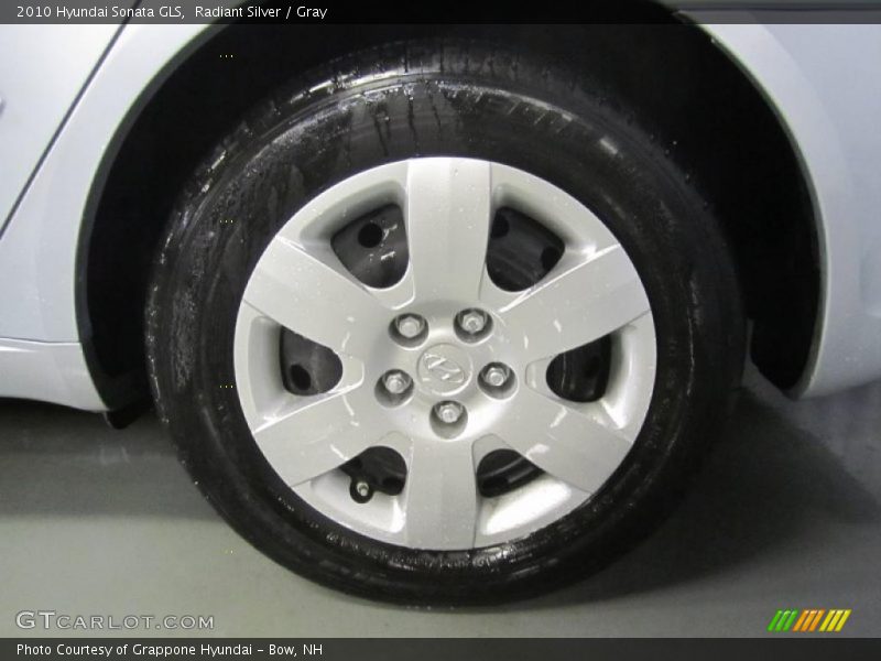 Radiant Silver / Gray 2010 Hyundai Sonata GLS