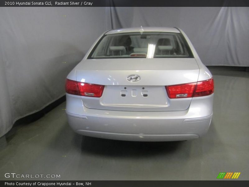 Radiant Silver / Gray 2010 Hyundai Sonata GLS